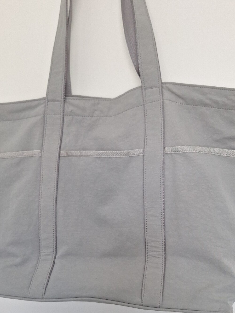 Lululemon Women's Tote Bag - Versatile Everyday Carry - Picture 4 of 5